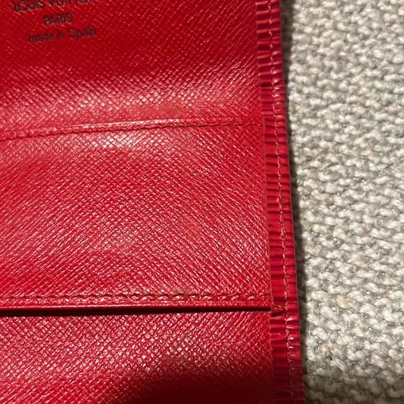 Authentic Louis Vuitton EPI Red key holder CA0968 - Picture 14 of 15